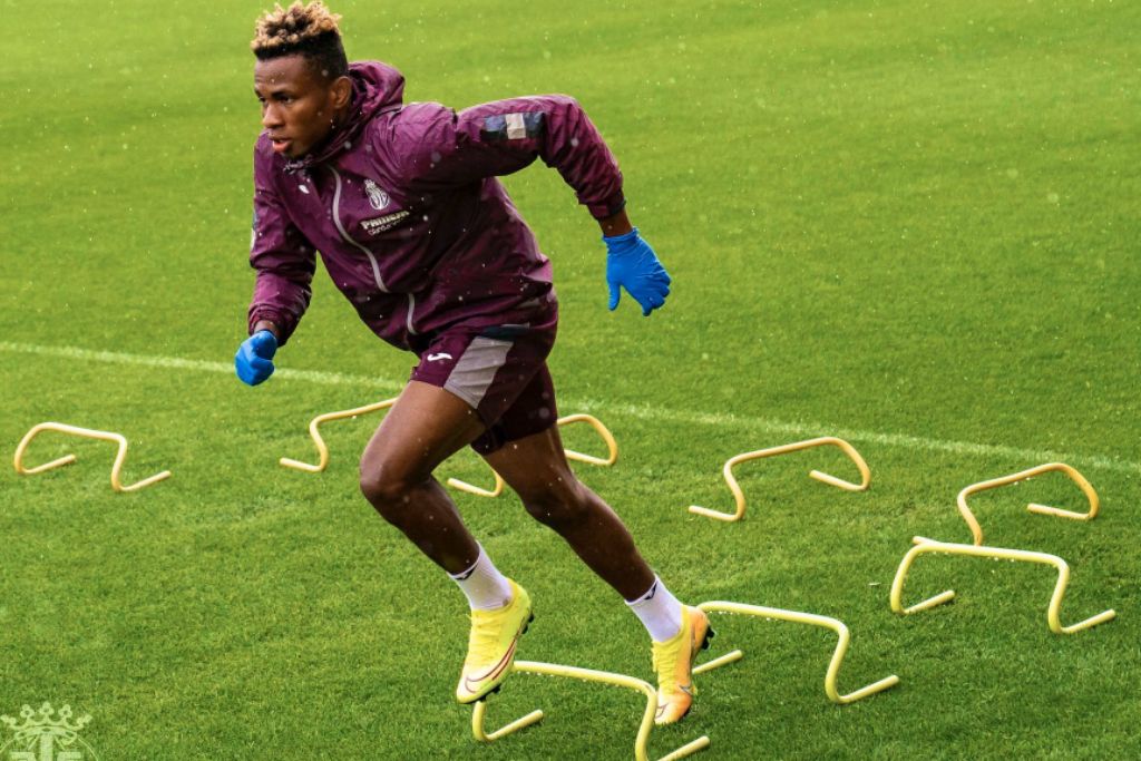 Chukwueze’s Villarreal Cancel Training Camp Amid Spike In Covid-19 Crises