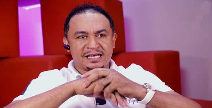 Nigerians Bomb Daddy Freeze For Supporting