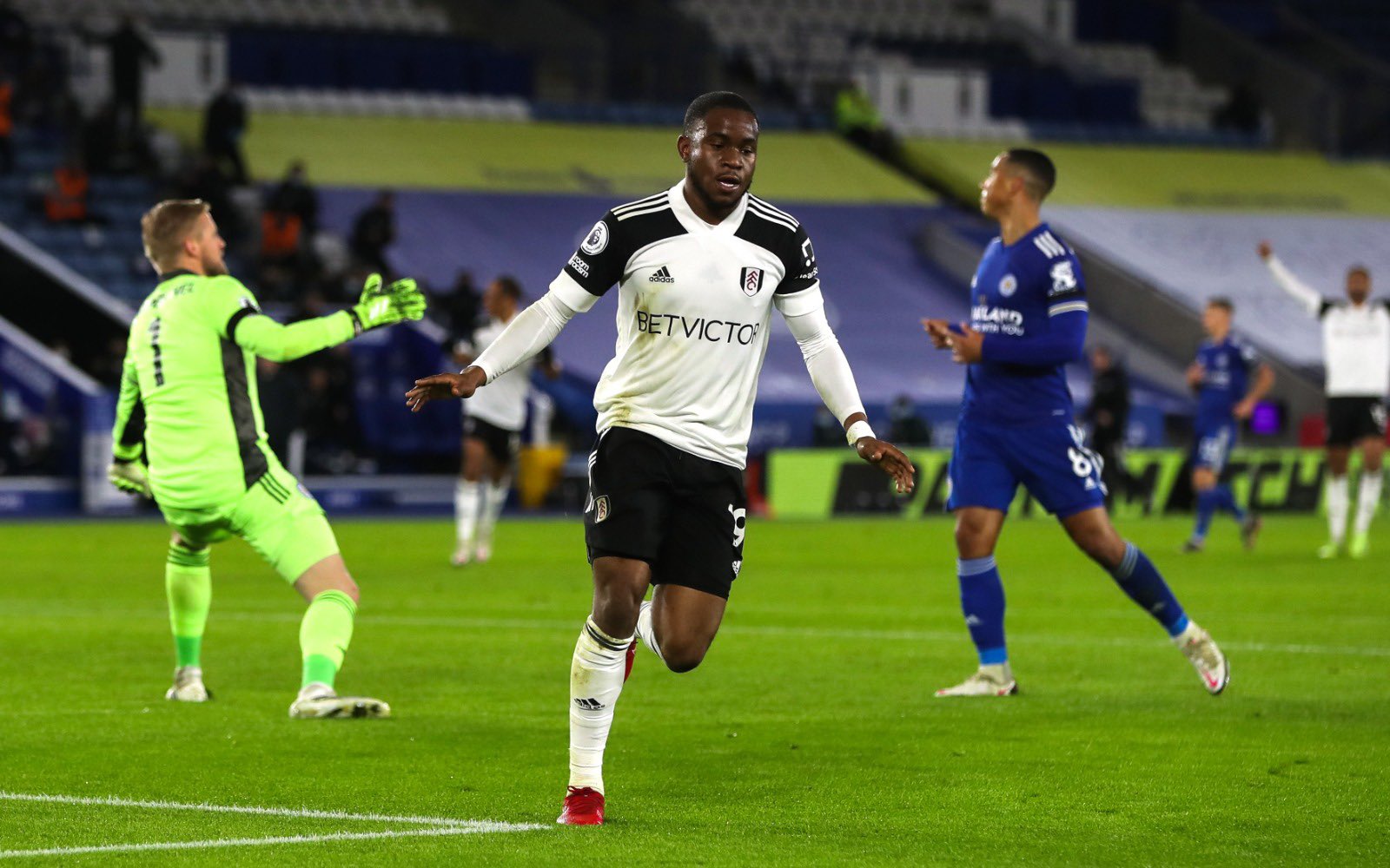 Fulham Boss Parker Praises ‘Courage’ Of Lookman, Cavaleiro After Vital Win At Leicester